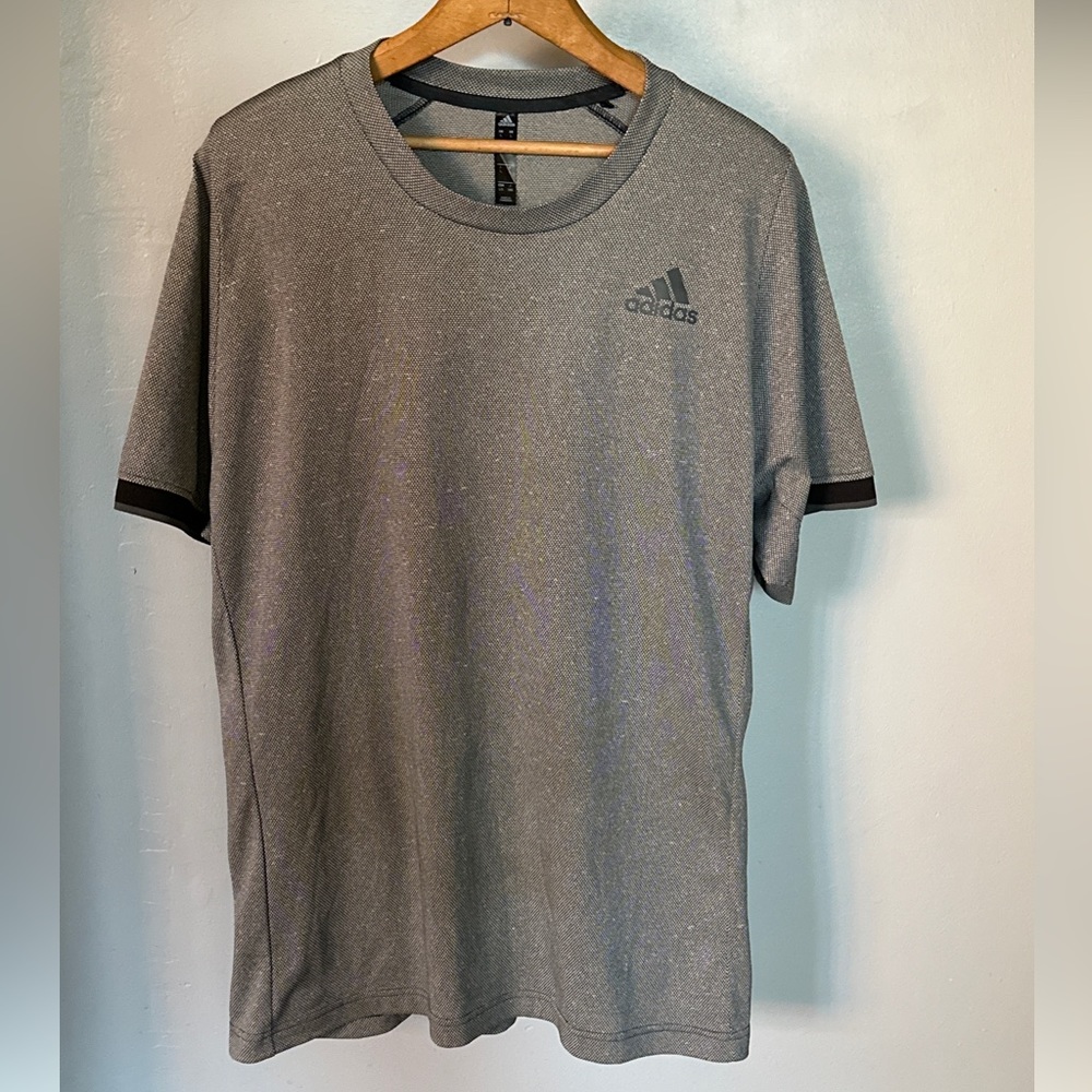 NWOT Adidas FreeLift Short Sleeve Athletic Wear Shirt Size L